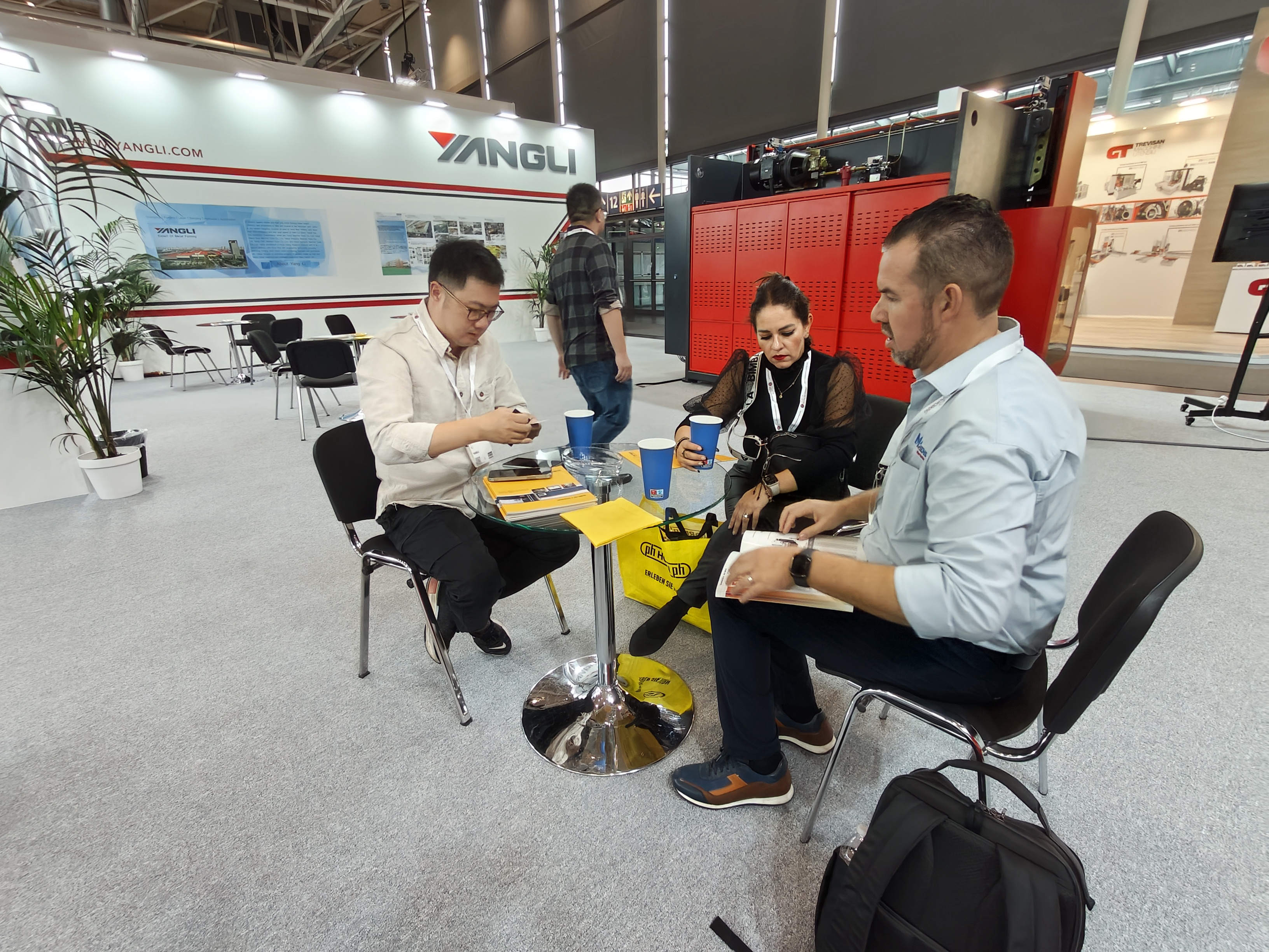 展会直击丨通博TBET集团亮相德国汉诺威机床展迎来首日开门红!